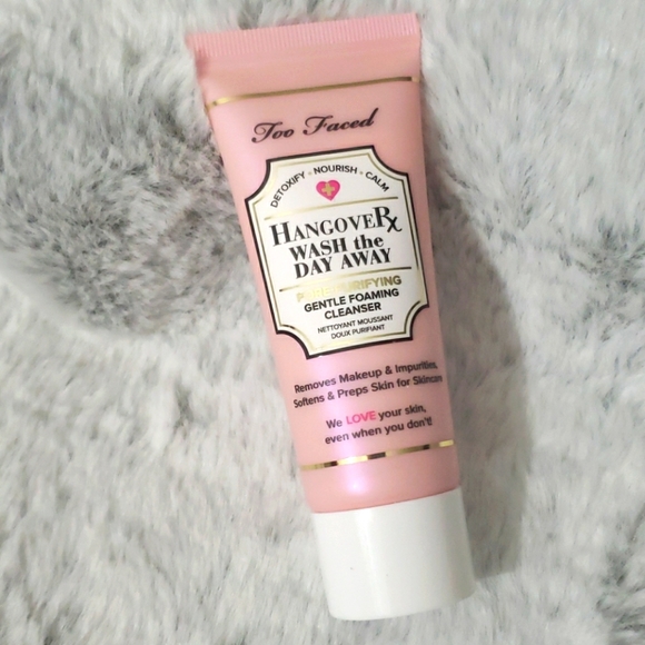 TOO FACED HANGOVERX WASH THE DAY AWAY. - Picture 5 of 5